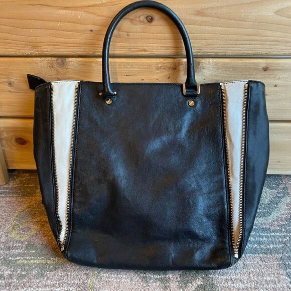 Michael Kors Leather  Purse - Picture 2 of 16